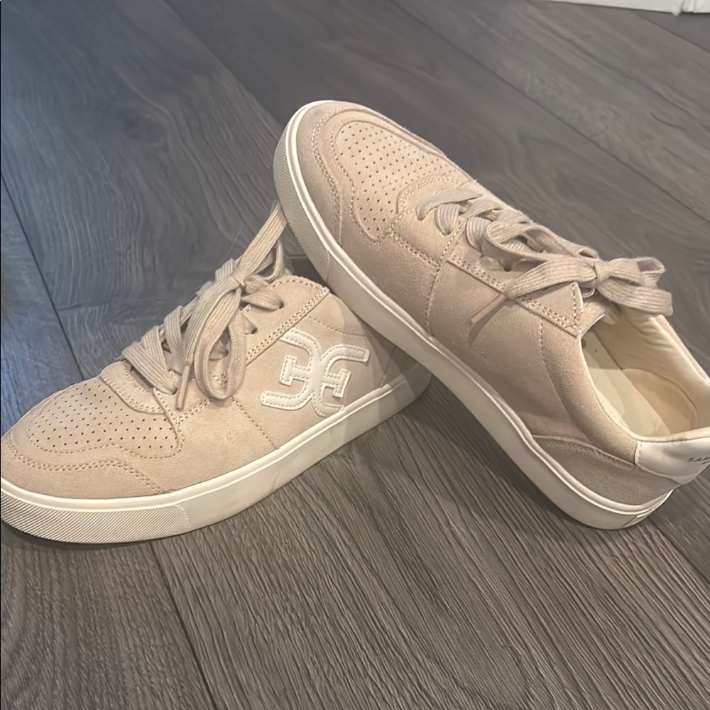 Sam Edelman “Ellie” Tan/Gray Sneakers Suede Lace-Up Casual size 8.5 M.